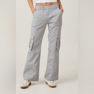 cotton on bootleg cargo pants size 6- gray- never worn